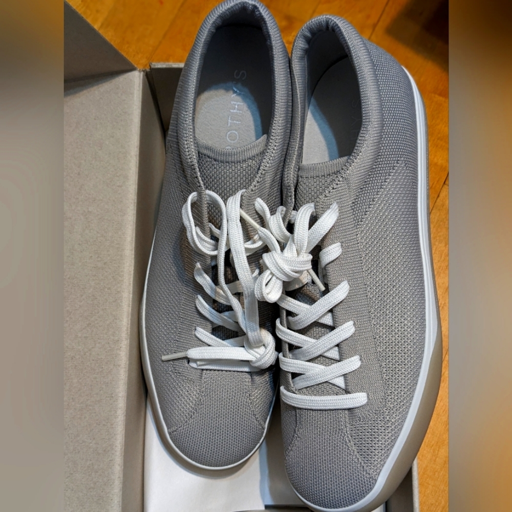 Brand New Rothy's Lace up Sneakers